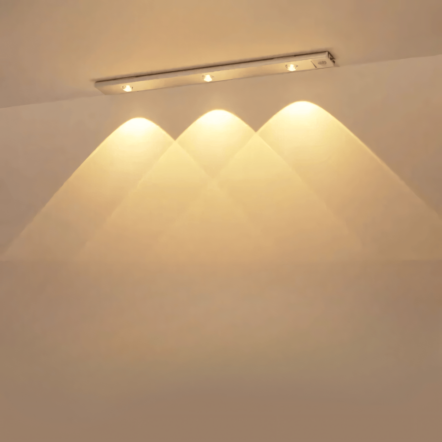 LumiBar - Barra LED Sottopensile con Sensore di Movimento – lampada design da parete di Luximode