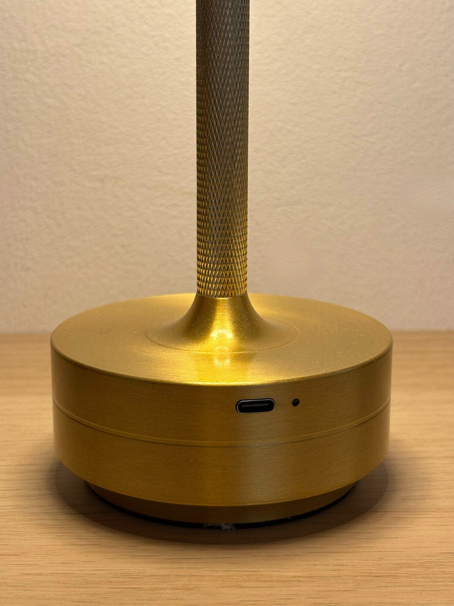 OUTLET (AmbiGlow - Lampada da Tavolo Ricaricabile senza Fili) – lampada design da parete di Luximode