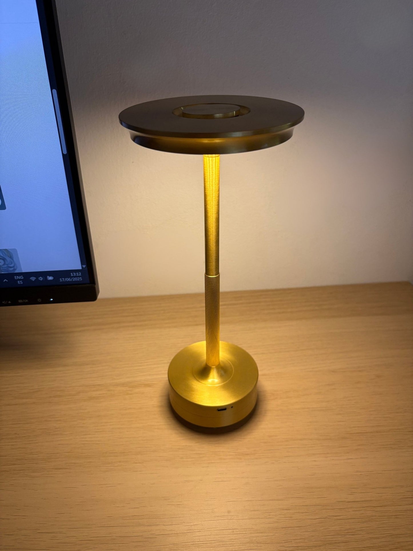 OUTLET (AmbiGlow - Lampada da Tavolo Ricaricabile senza Fili) – lampada design da parete di Luximode