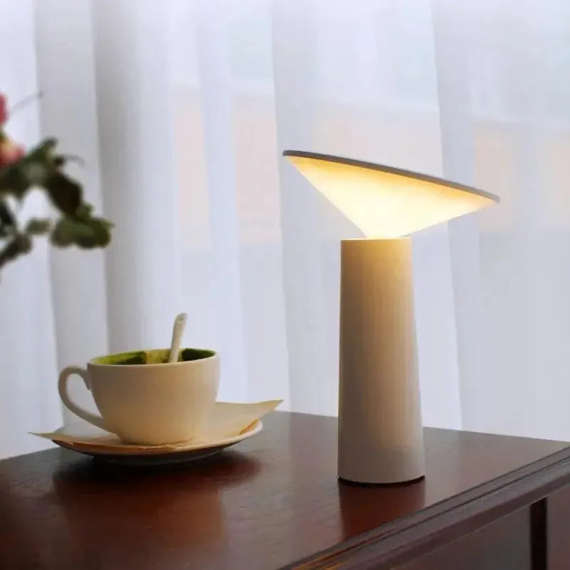 Luxio - Lampada da Tavolo di Design Scandinavo