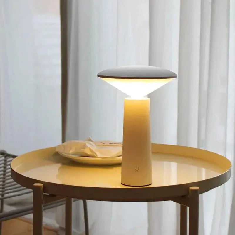 Luxio - Lampada da Tavolo di Design Scandinavo