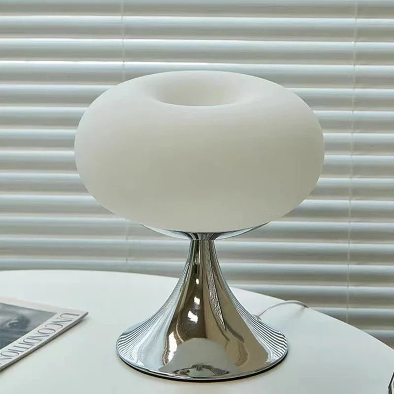 DonuGlow – Lampada da Tavolo Moderna in Vetro Colorato e Base Cromata – lampada design da parete di Luximode