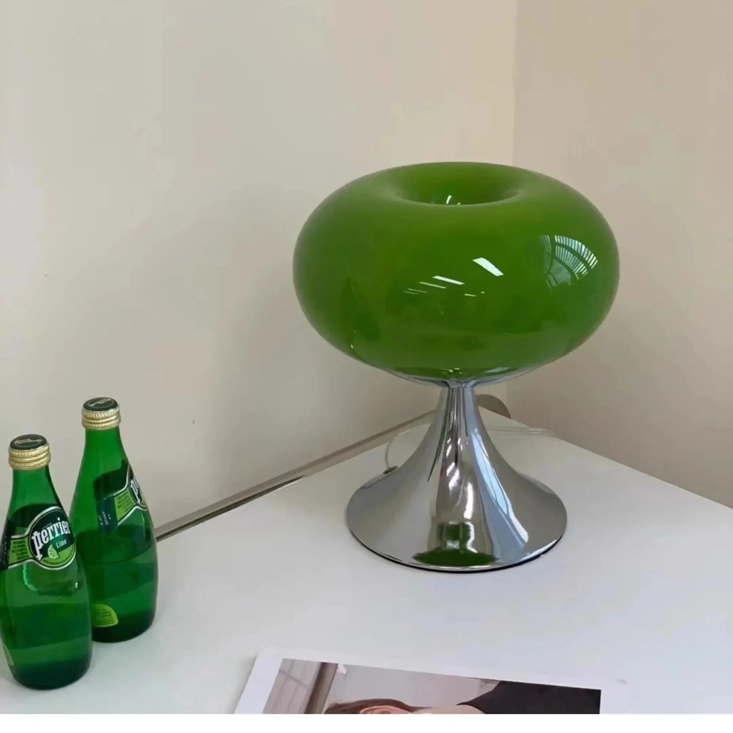 DonuGlow – Lampada da Tavolo Moderna in Vetro Colorato e Base Cromata – lampada design da parete di Luximode