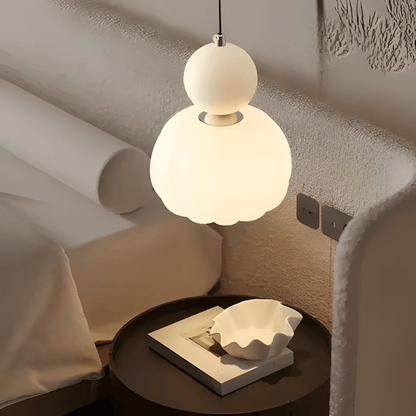 BauGlow beige accesa sopra un comodino