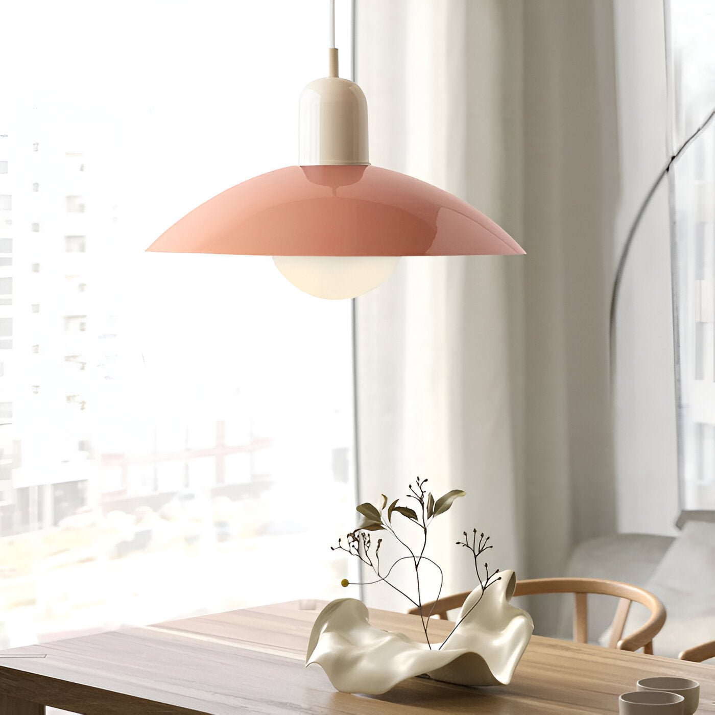 DomeLine Bauhaus - sospensione in sala da pranzo con tavolo legno chiaro | Luximode