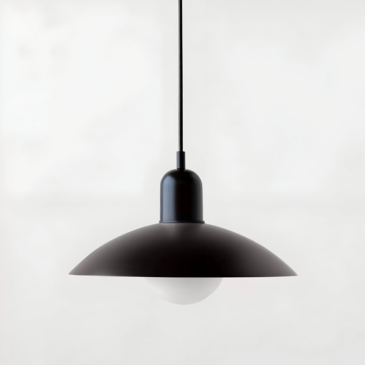 DomeLine Bauhaus - variante paralume nero con coppa nera - vista frontale | Luximode