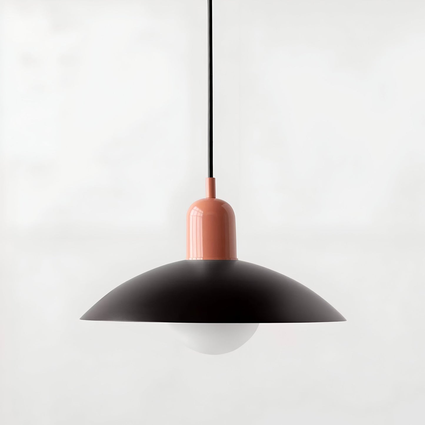 DomeLine Bauhaus - variante paralume nero con coppa rosa - vista frontale | Luximode