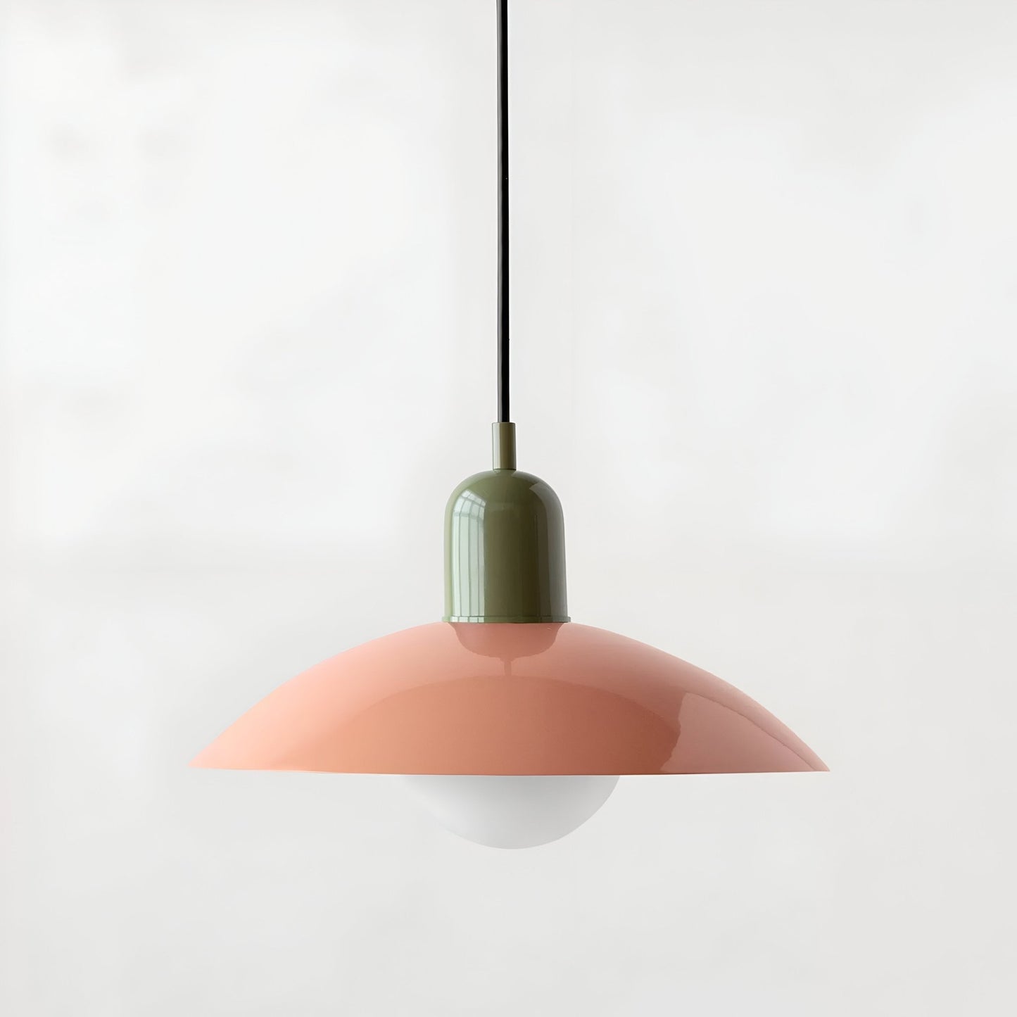 DomeLine Bauhaus - variante paralume rosa con coppa verde - vista frontale | Luximode