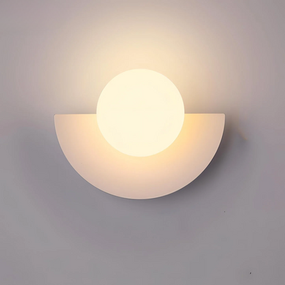 EverestCircle - lampada da parete nordica variante bianca su sfondo neutro | Luximode