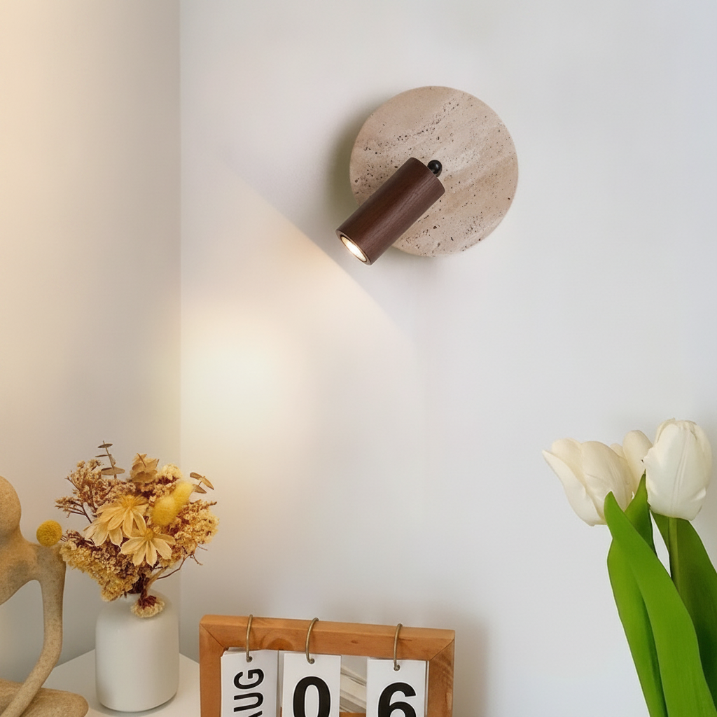 GiroNoce in un angolo con fiori secchi | Luximode