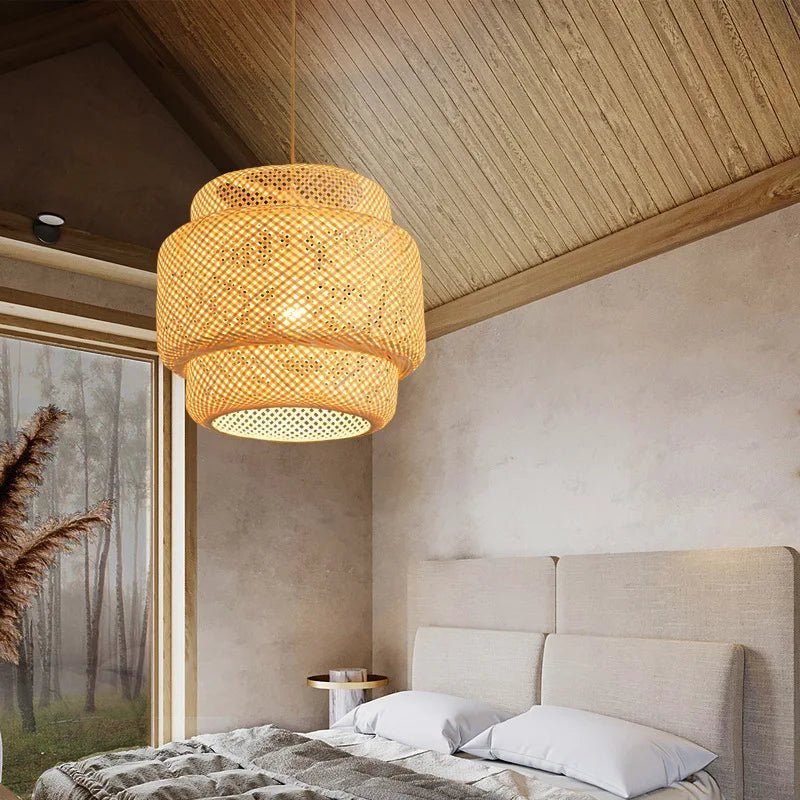 GlowNest – lampada a sospensione in bambù intrecciato di Luximode