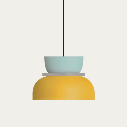 LucieBlock lampada a sospensione nordica in alluminio e acrilico: sospensione gialla con paralume menta, scatto prodotto su fondo neutro - Luximode