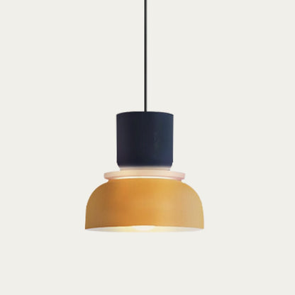LucieBlock lampada a sospensione nordica in alluminio e acrilico: sospensione gialla con paralume blu notte, scatto prodotto su fondo neutro - Luximode