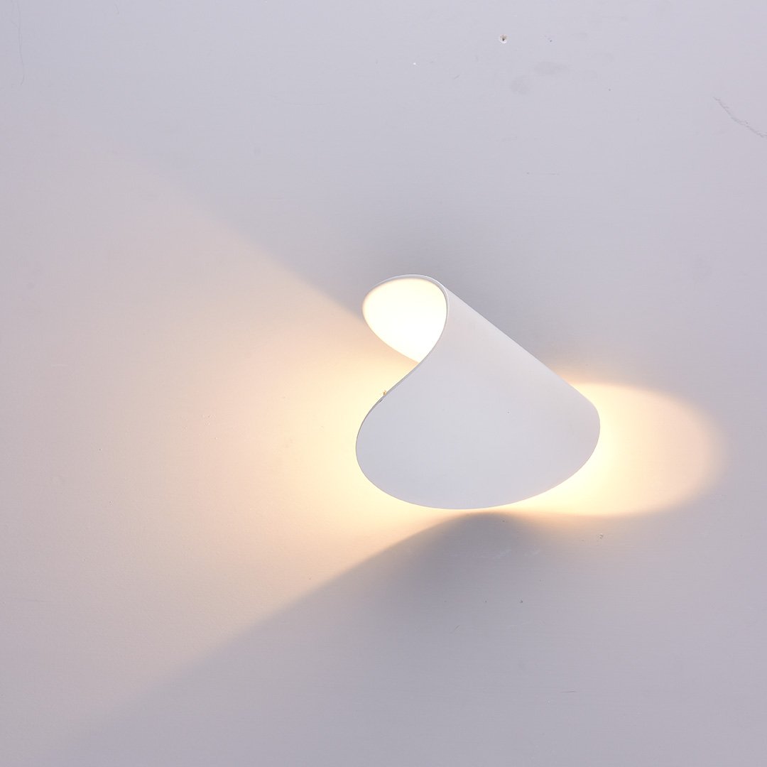 Lampada da parete moderna LumenTwist