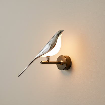 Applique MrBird a un uccello, vista di tre quarti
