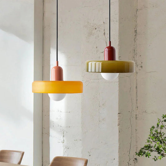 NordicLuxe - vista frontale del lampadario a sospensione in vetro nordico | Luximode