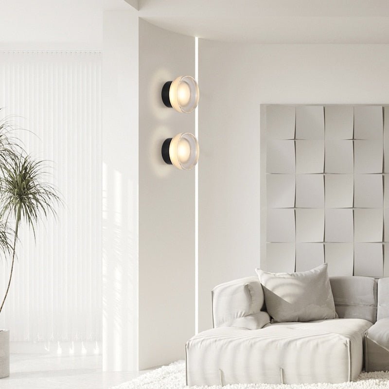 Applique da parete OrbShine con diffusore sferico