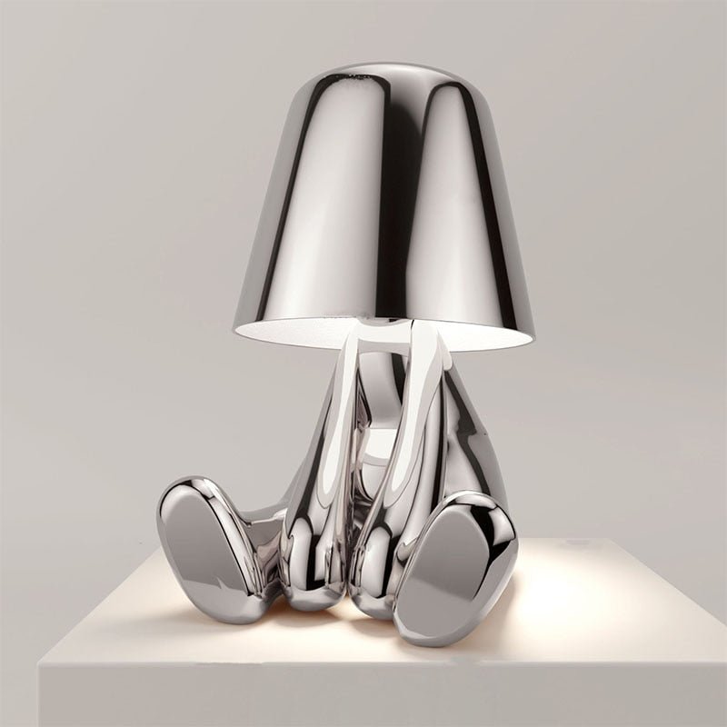 PetitePoser - lampada da tavolo creativa argento | Luximode