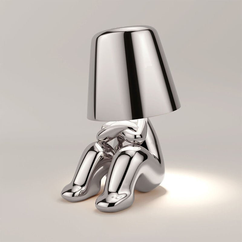 PetitePoser - lampada da tavolo creativa argento | Luximode