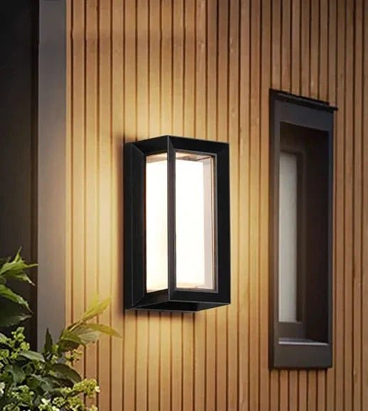 Applique TwinSerene su parete in doghe di legno